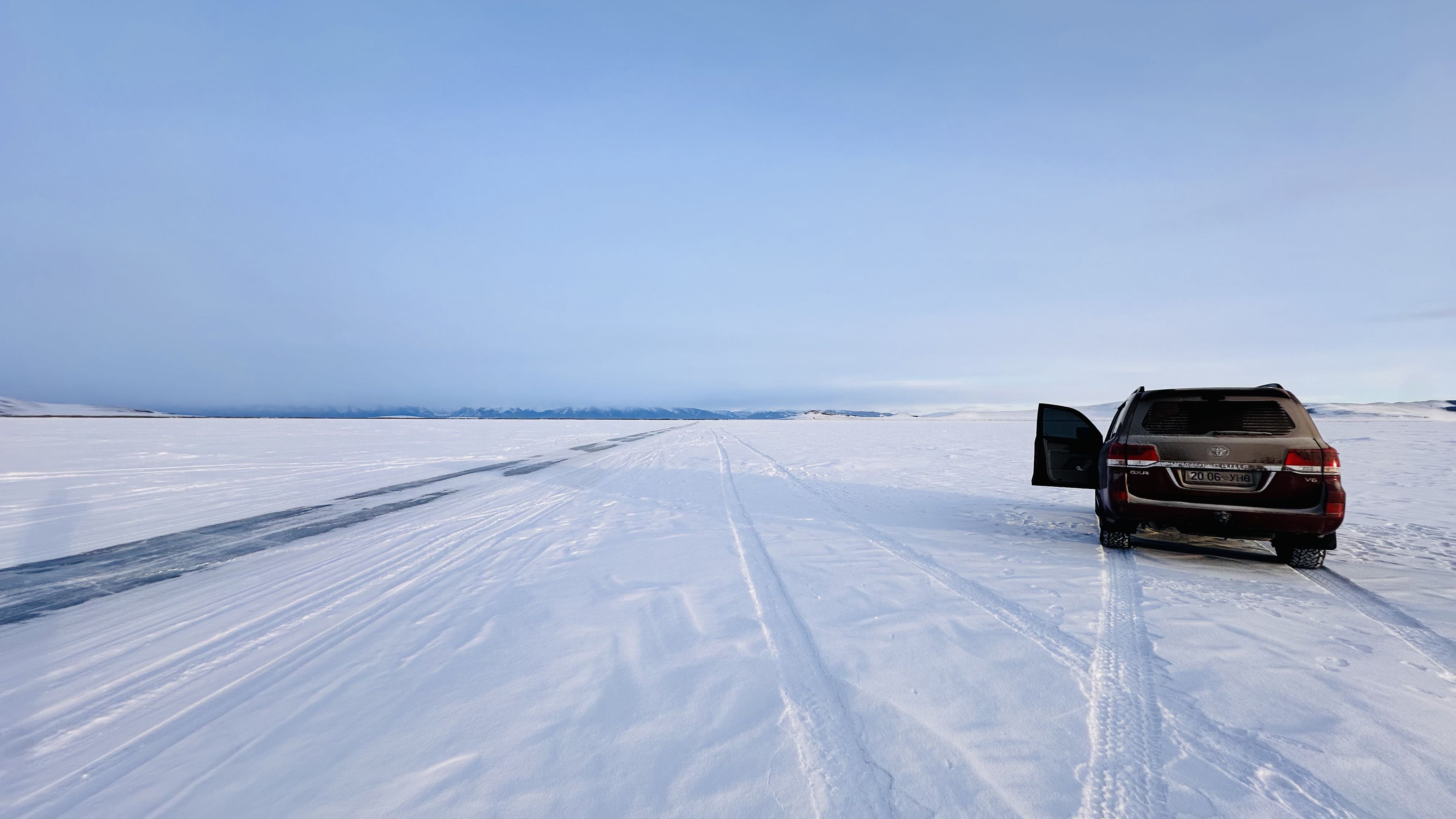 Driving on lake KHuvsgul