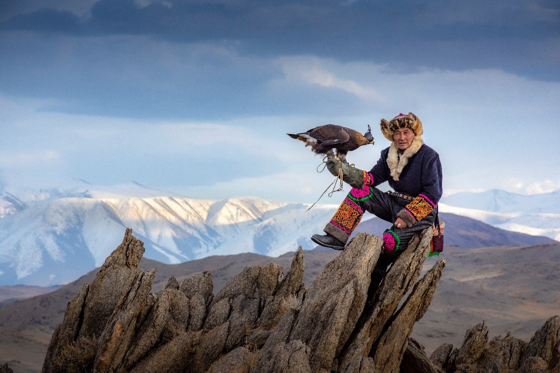 Elder eagle hunter near Tsambagarav National Park