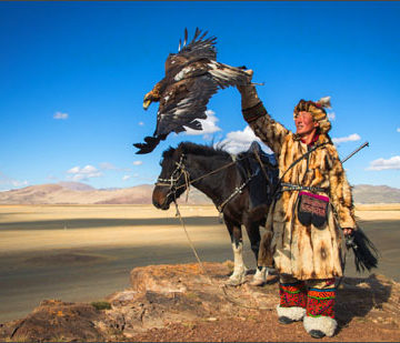 eagle-festival-eagle-hunting-mongolia-kazakhtour small