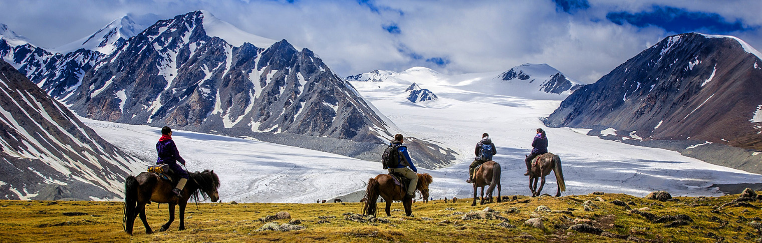 horse riding trip mongolia